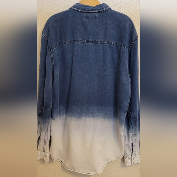 William Rast button down - Picture 2 of 4